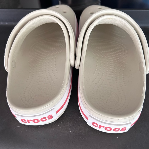 CROCS in stucco/watermelon - Picture 2 of 3